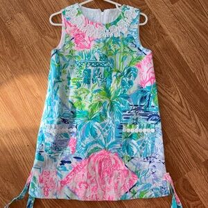 Like new Lilly shift size 5